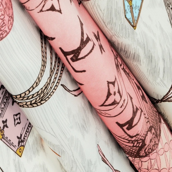 SOLD!!! NOT FOR SALE! Louis Vuitton Up Up and Away Square 90 Silk Scarf New - Picture 4 of 5